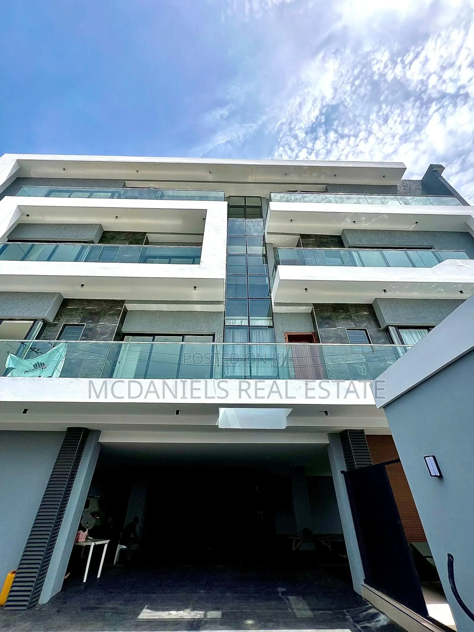 3bdrm Apartment in Lekki Phase 1 for sale in Lekki Phase 1