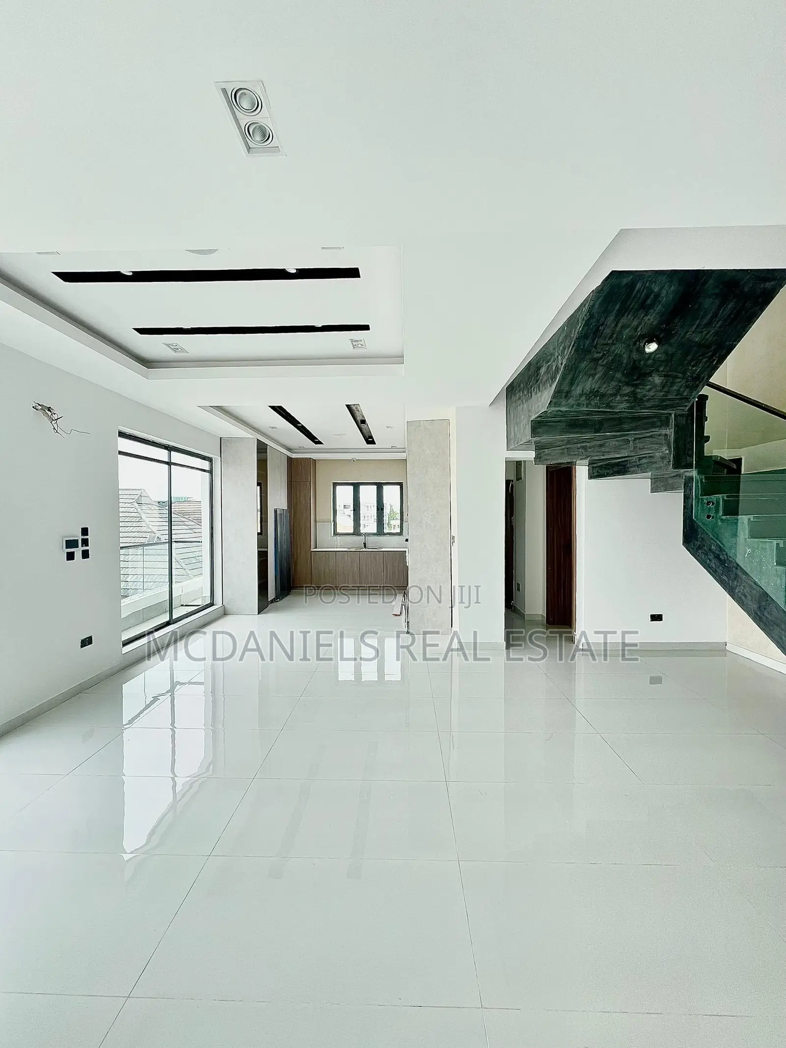 4bdrm Maisonette in Lekki Phase 1 for sale in Lekki Phase 1