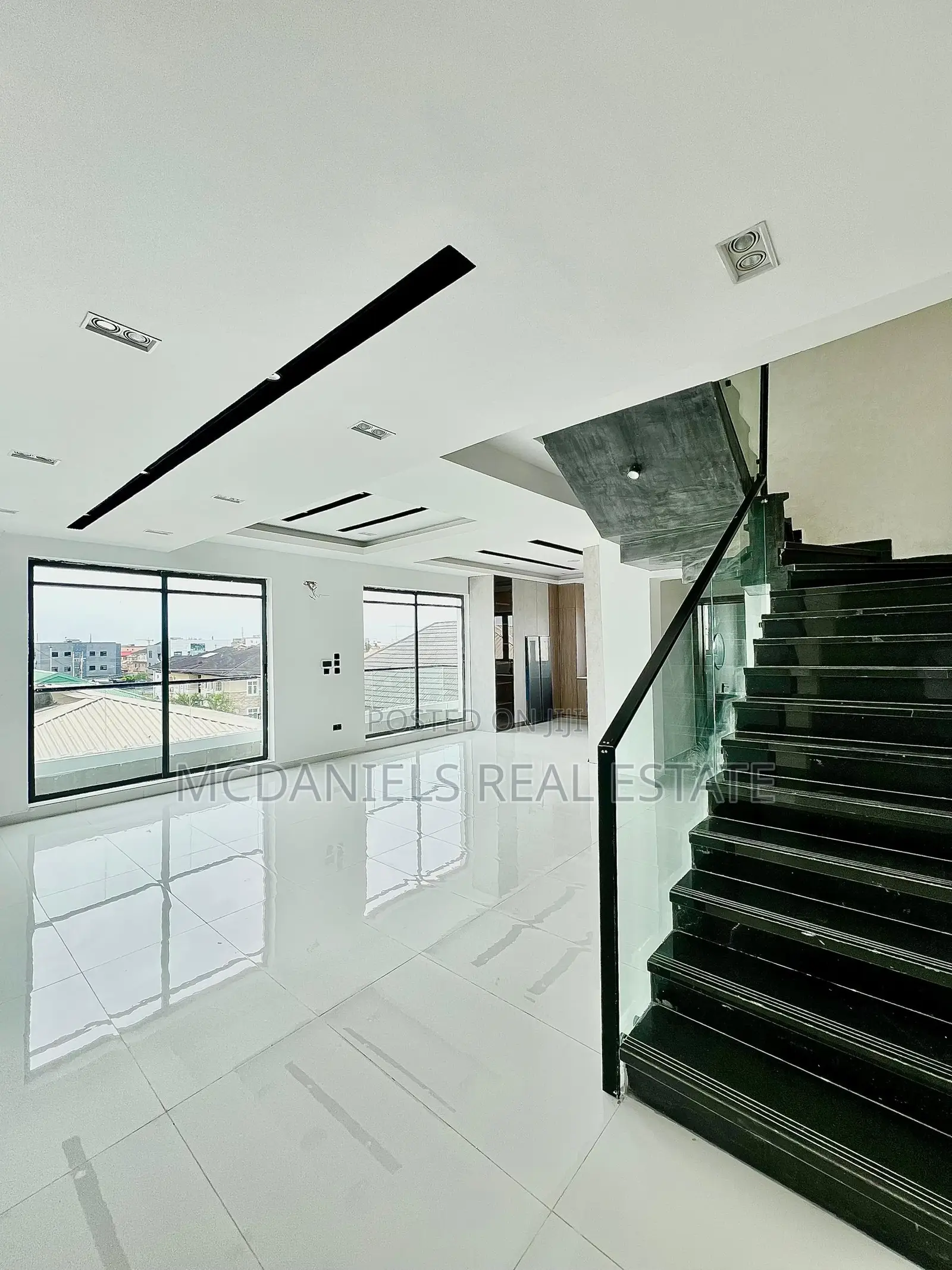 4bdrm Maisonette in Lekki Phase 1 for sale in Lekki Phase 1