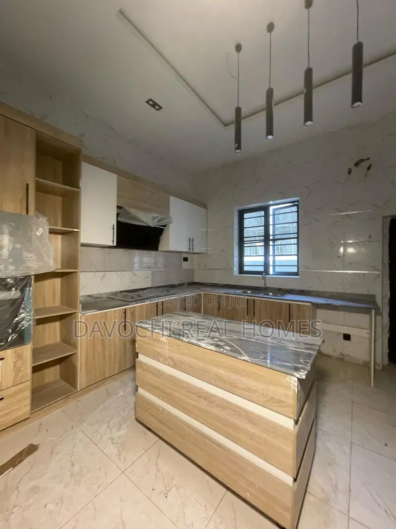 5bdrm Duplex in Orchid Road., Lekki Phase 2 for rent in Lekki Phase 2