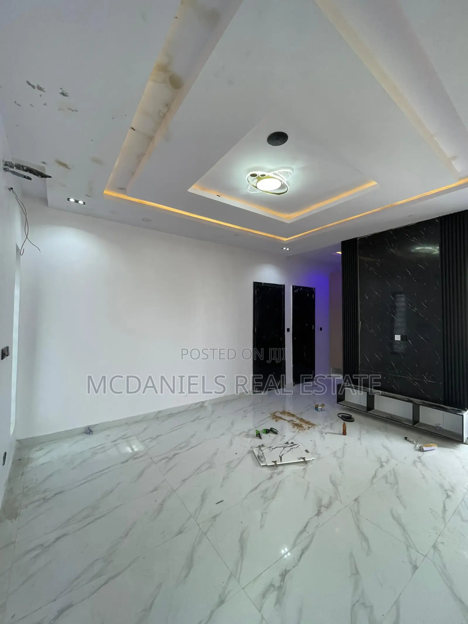 5bdrm Duplex in Ikota for sale in Ikota