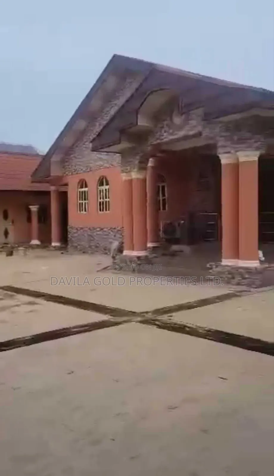7bdrm Block of Flats in Benin City for sale in Benin City