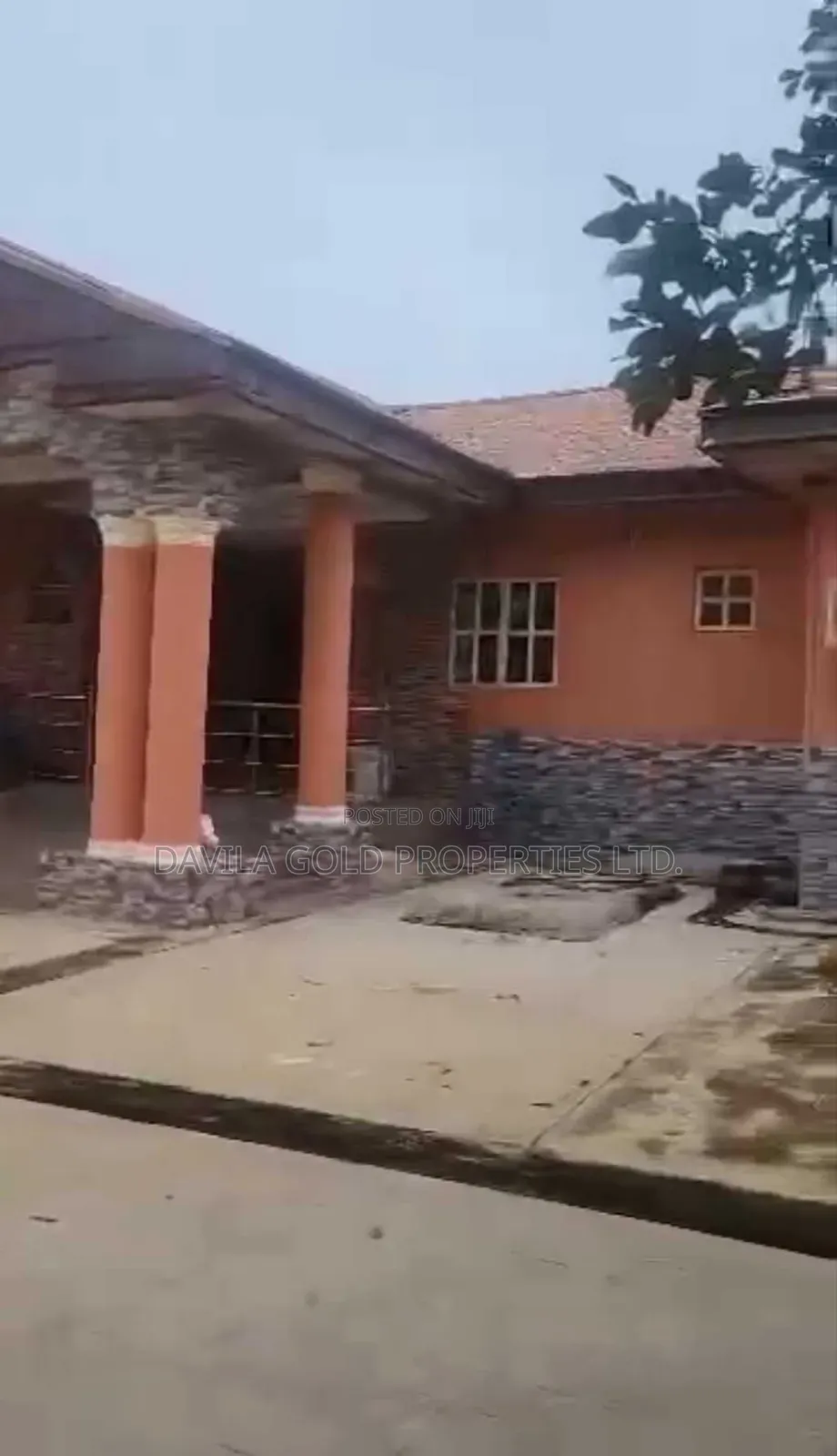 7bdrm Block of Flats in Benin City for sale in Benin City