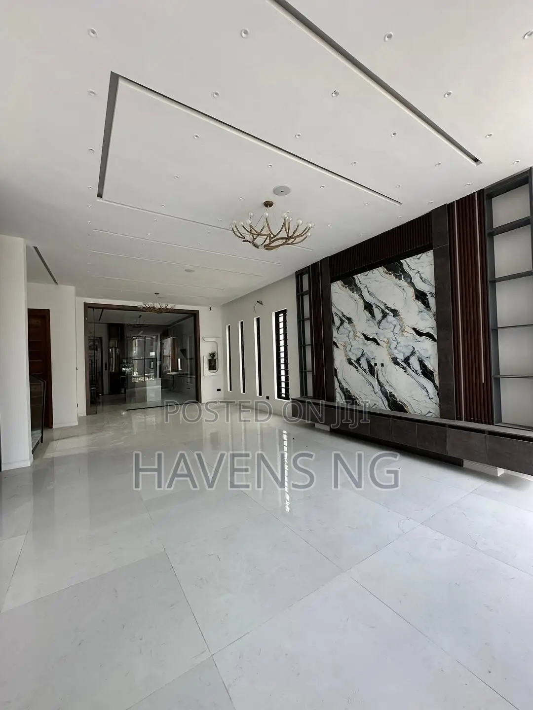 5bdrm Duplex in Ikota for sale in Ikota