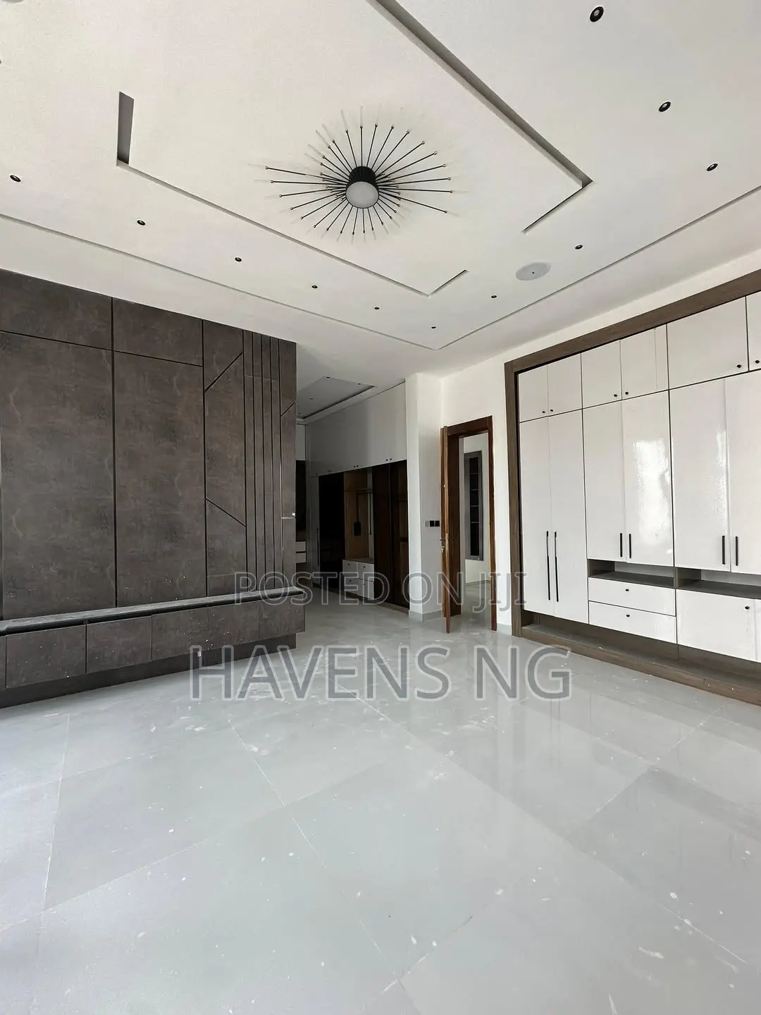 5bdrm Duplex in Ikota for sale in Ikota