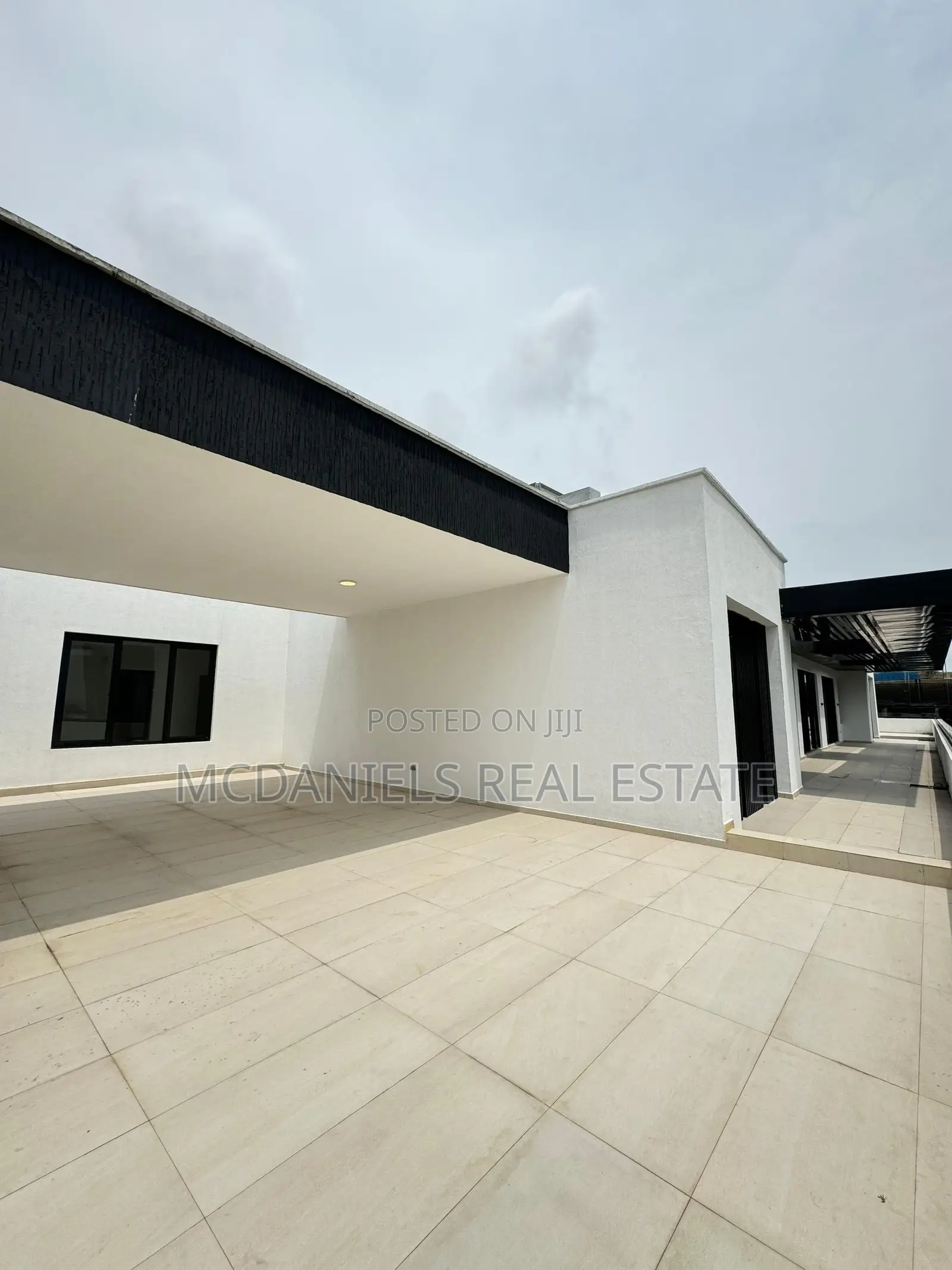 4bdrm Duplex in Banana Island for sale in Banana Island