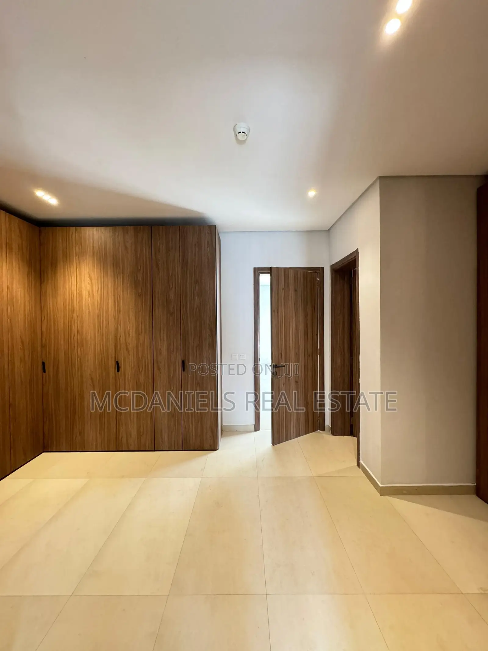 4bdrm Duplex in Banana Island for sale in Banana Island