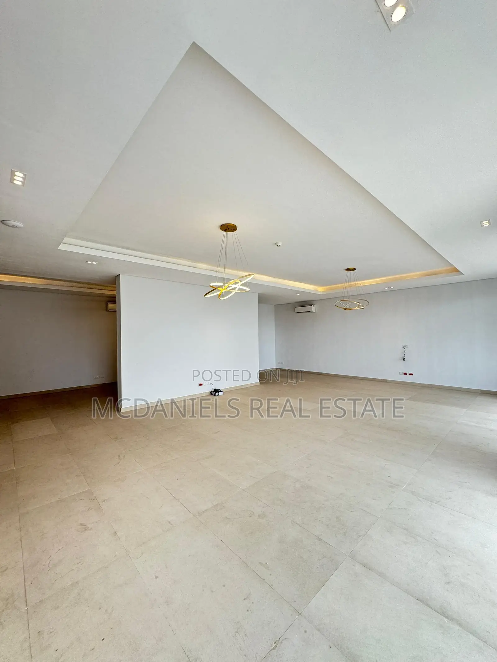 4bdrm Duplex in Banana Island for sale in Banana Island