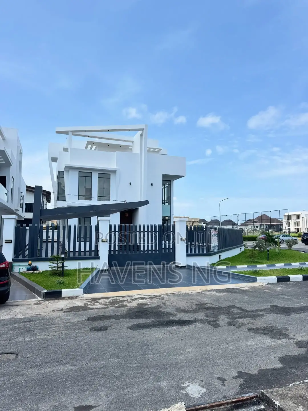 5bdrm Duplex in Osapa london for sale in Osapa london