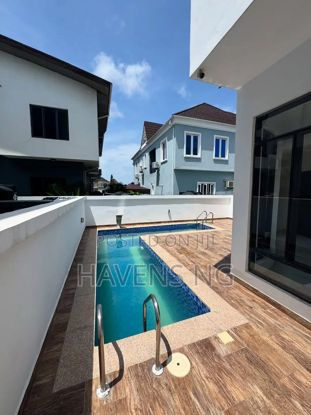 5bdrm Duplex in Osapa london for sale in Osapa london