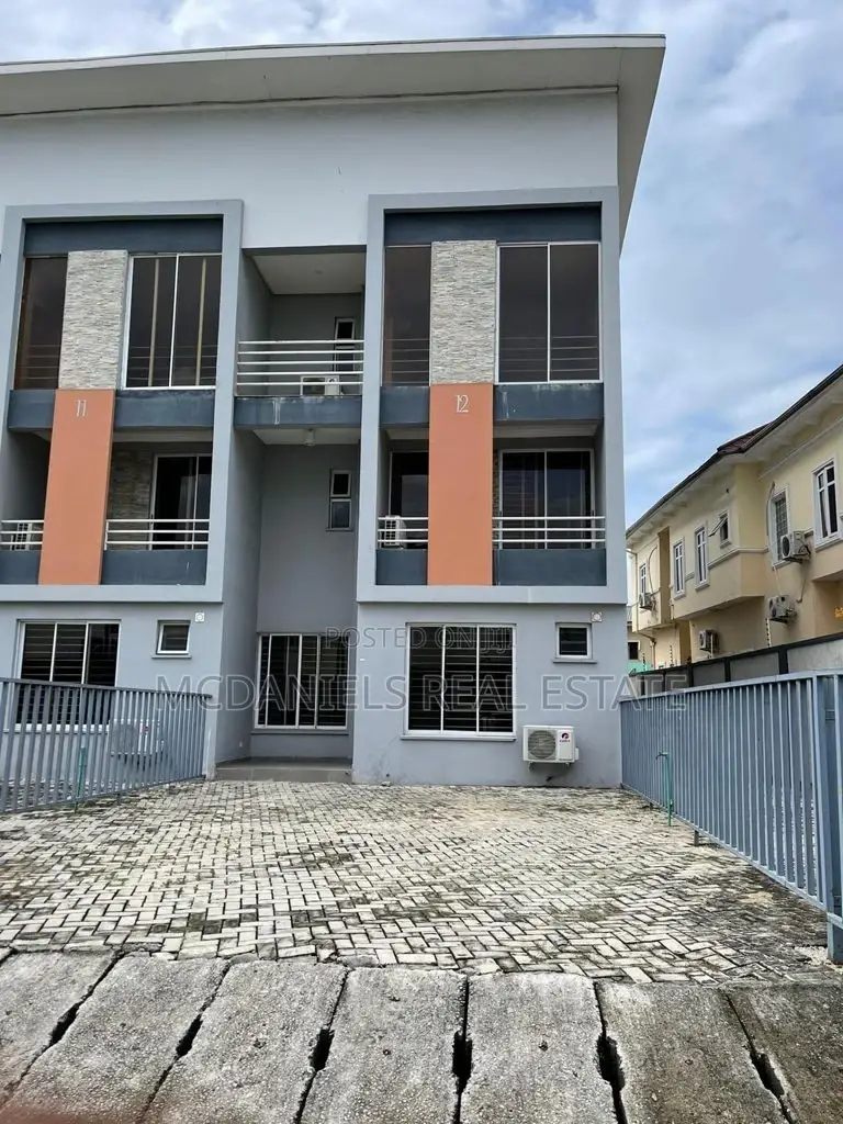 4bdrm Townhouse/Terrace in Lekki Phase 1 for Sale in Lekki Phase 1