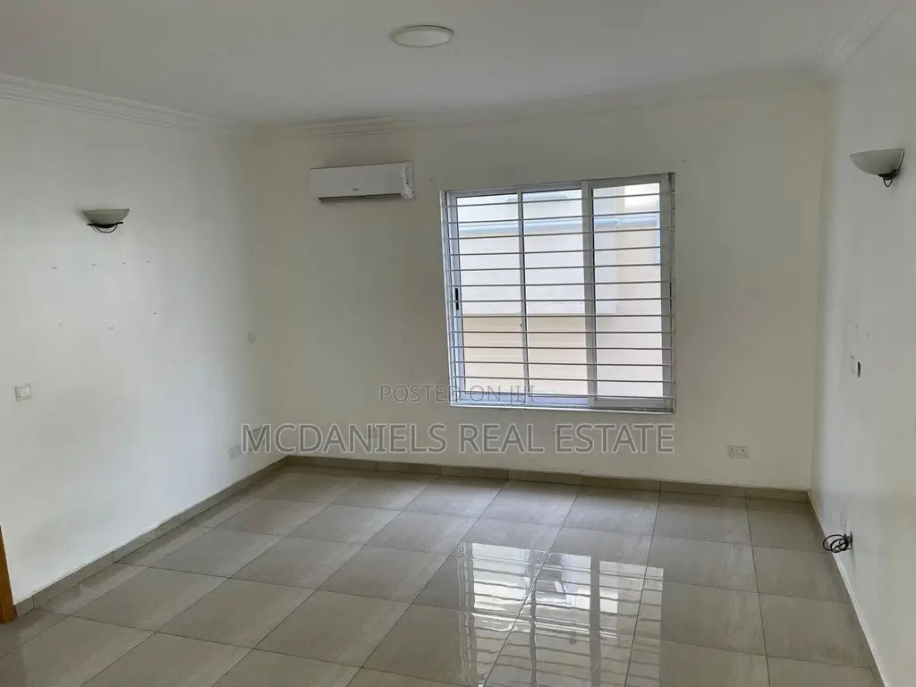 4bdrm Townhouse/Terrace in Lekki Phase 1 for Sale in Lekki Phase 1