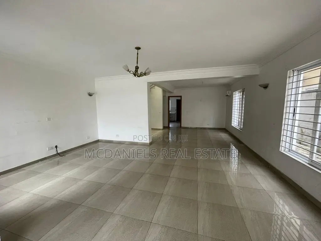 4bdrm Townhouse/Terrace in Lekki Phase 1 for Sale in Lekki Phase 1
