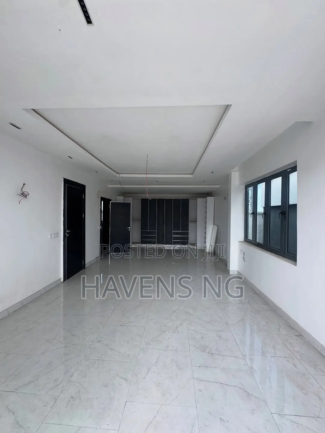 4bdrm Duplex in Chevron for sale in Chevron
