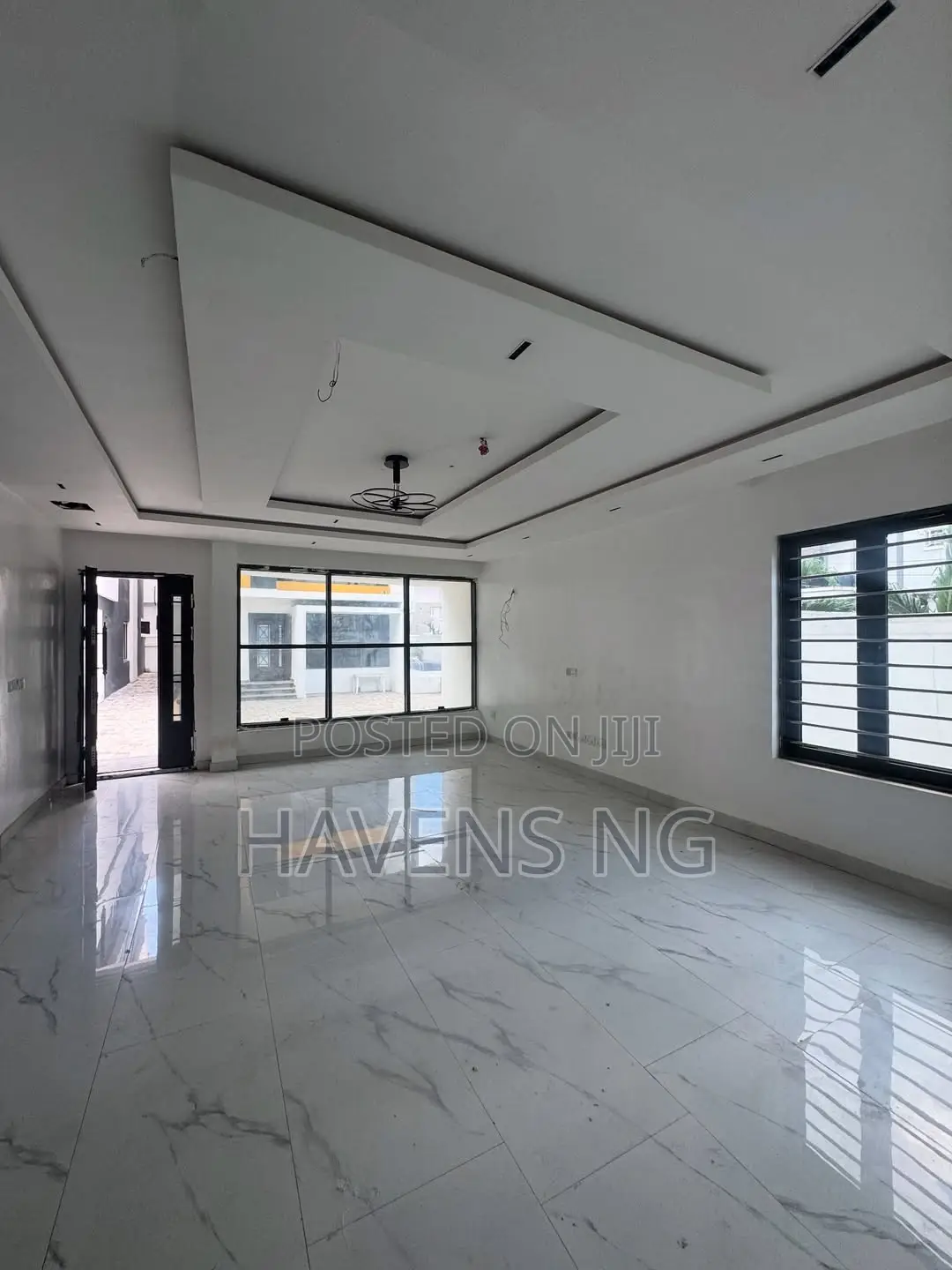 4bdrm Duplex in Chevron for sale in Chevron