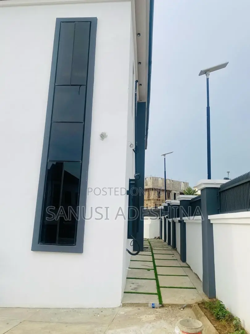 5bdrm Duplex in Naf Valley Asokoro for sale in Asokoro