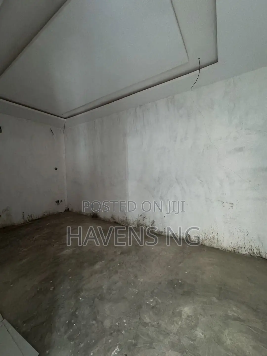 5bdrm Duplex in Osapa london for sale in Osapa london