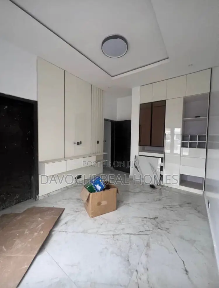 5bdrm Duplex in Osapa London for rent in Osapa london
