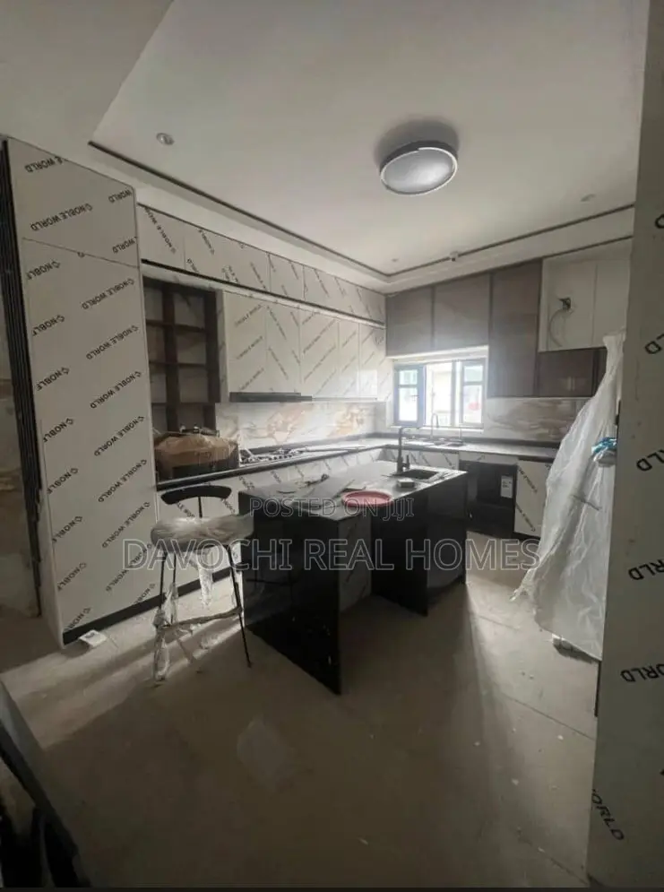 5bdrm Duplex in Osapa London for rent in Osapa london
