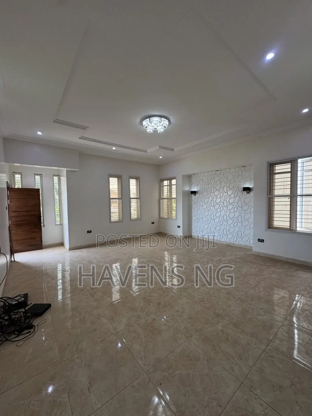 5bdrm Duplex in Osapa london for sale in Osapa london