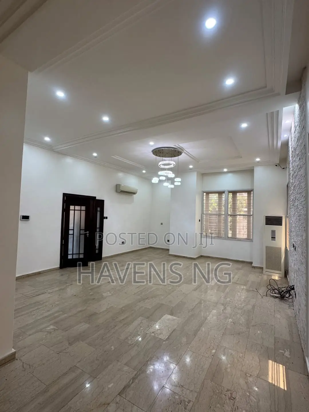 5bdrm Duplex in Osapa london for sale in Osapa london