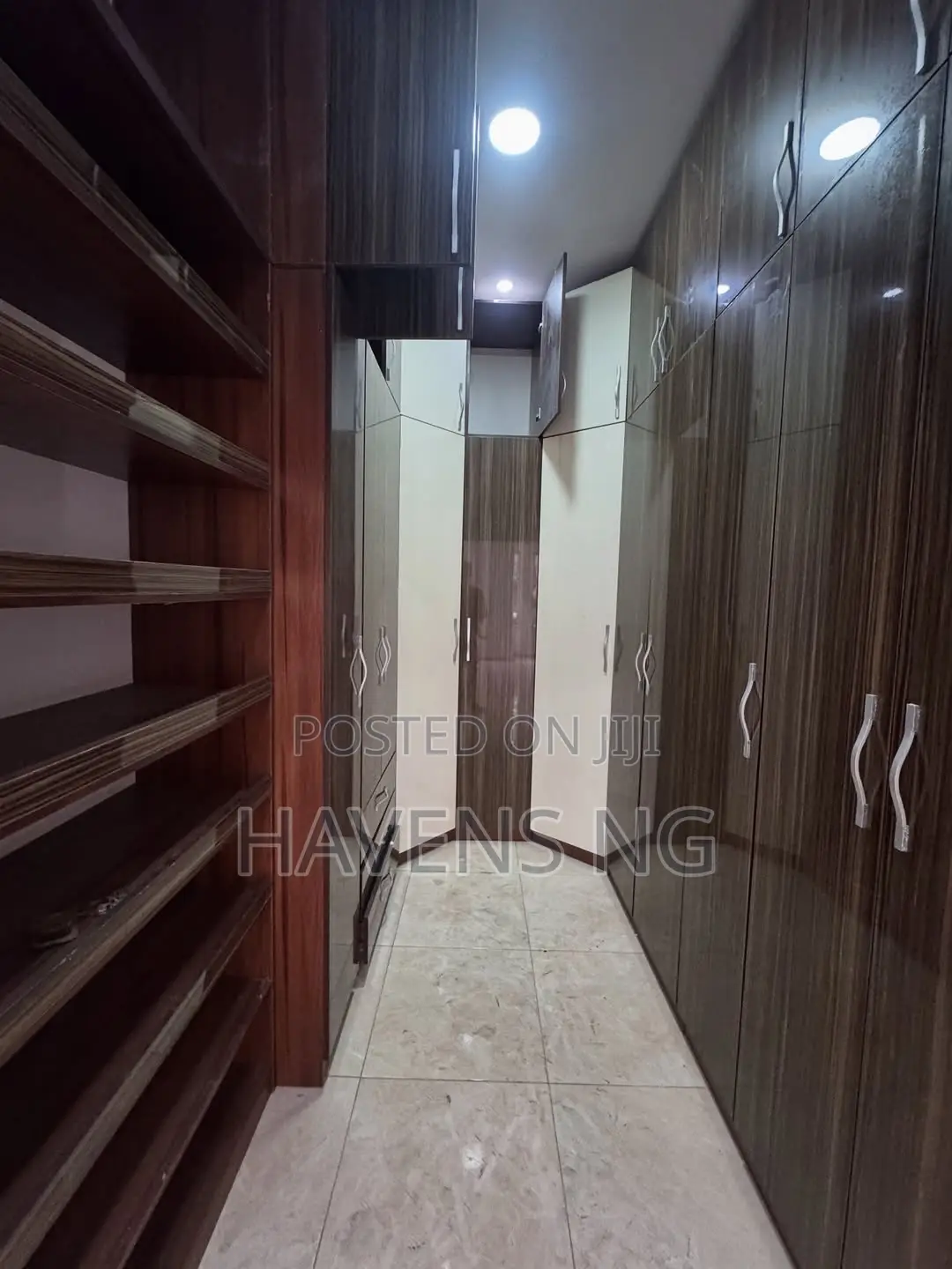 5bdrm Duplex in Osapa london for sale in Osapa london