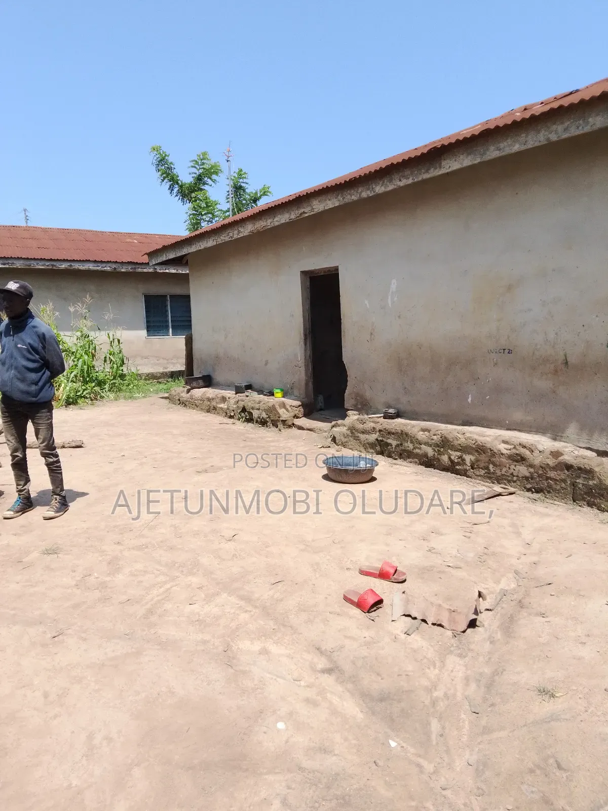 8bdrm Bungalow in Alasia Omisanjana for sale in Ado Ekiti
