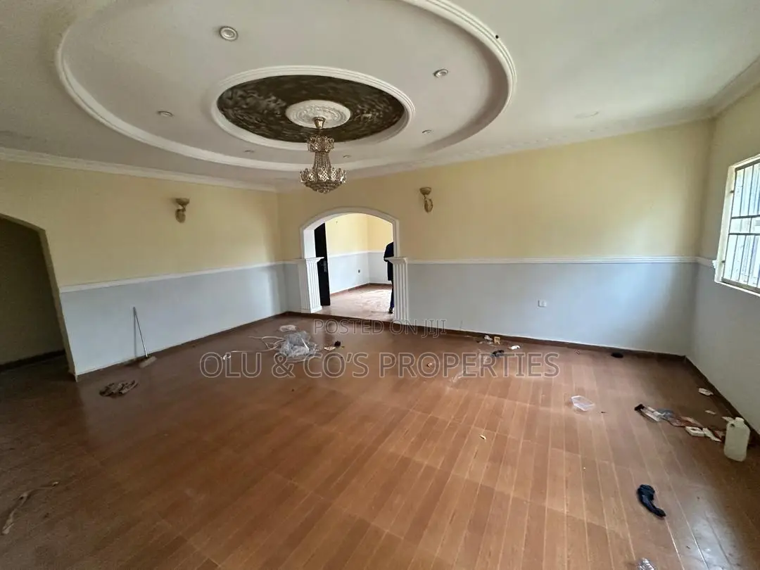 3bdrm Bungalow in Pyakasa District for rent in Lugbe District