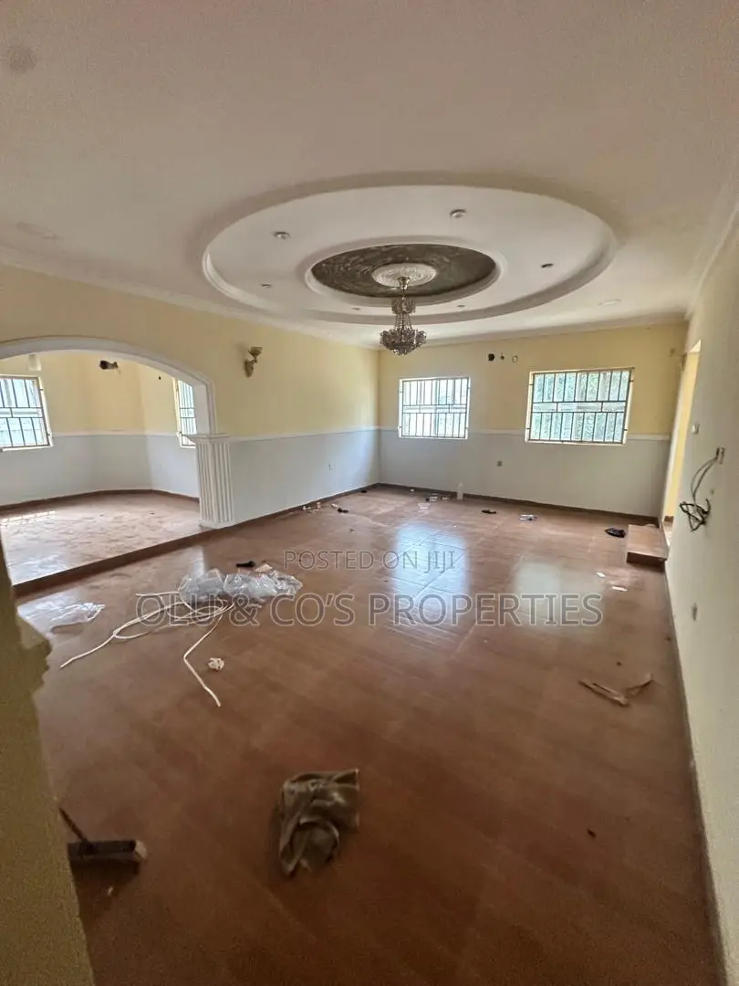 3bdrm Bungalow in Pyakasa District for rent in Lugbe District
