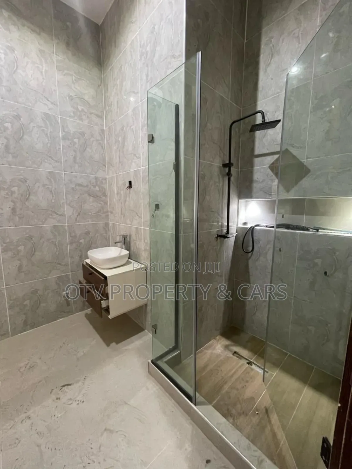 Furnished 5bdrm Duplex in Ikate for sale in Ikate