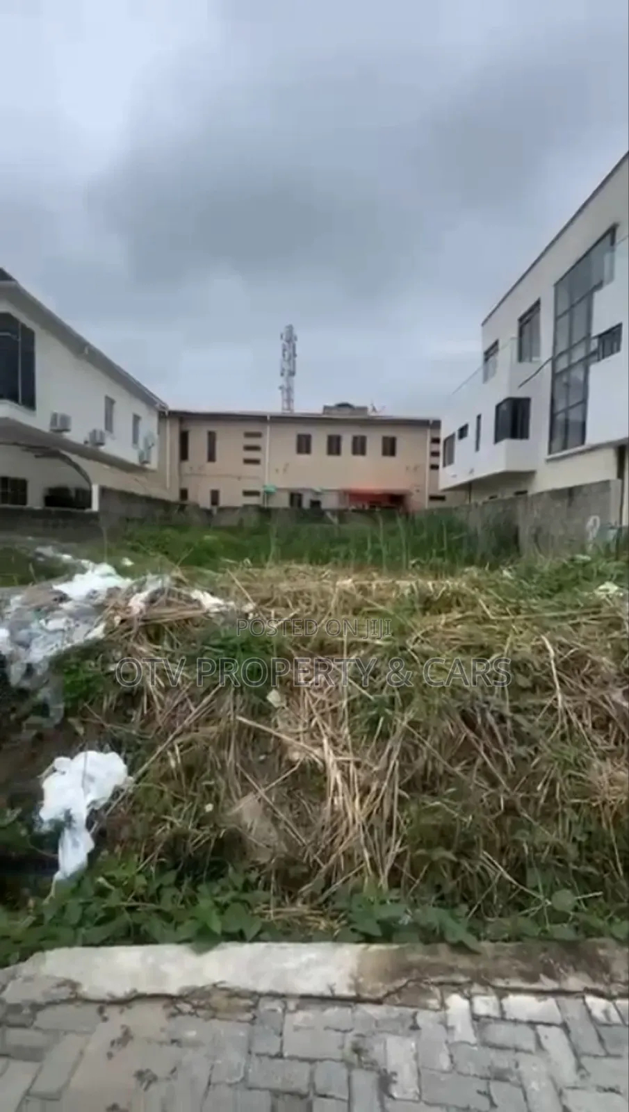 For Sale!! 800sqm of Land Inside Megamound Estate, Ikota in Ikota