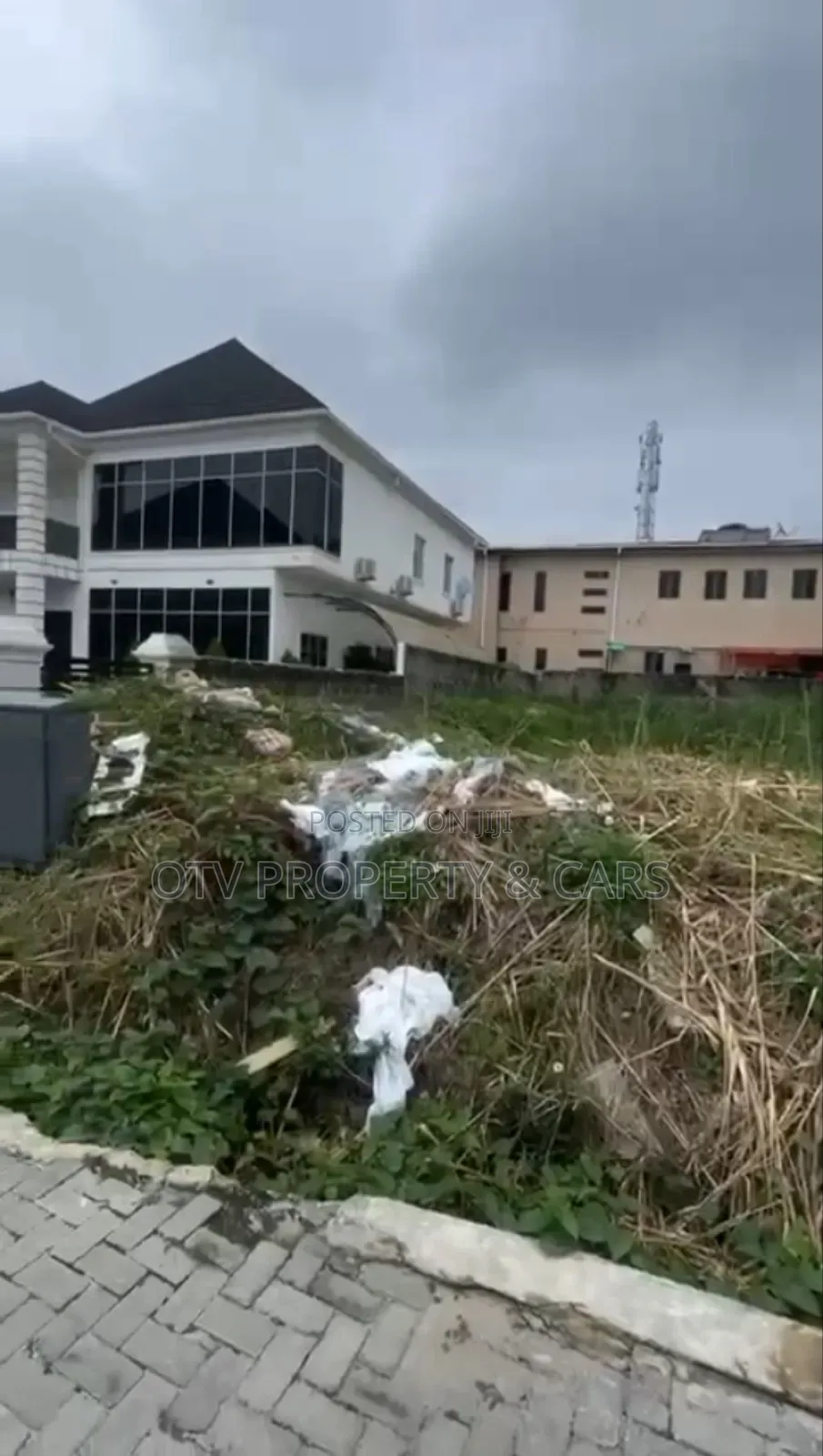 For Sale!! 800sqm of Land Inside Megamound Estate, Ikota in Ikota