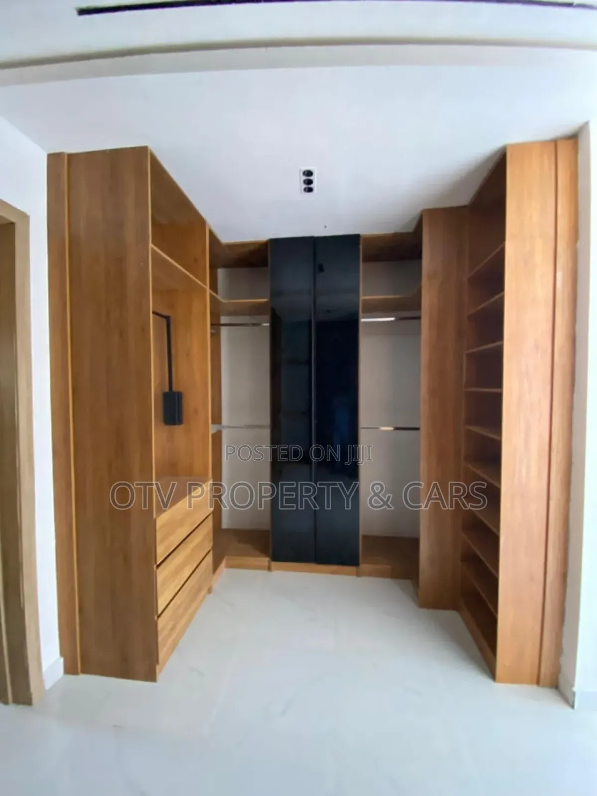 Furnished 4bdrm Duplex in Lekki Phase 1 for sale in Lekki Phase 1