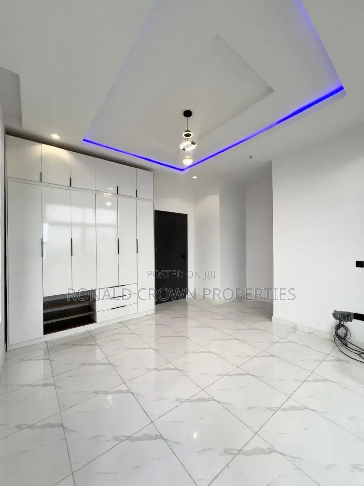 4bdrm Duplex in Ikota for sale in Ikota