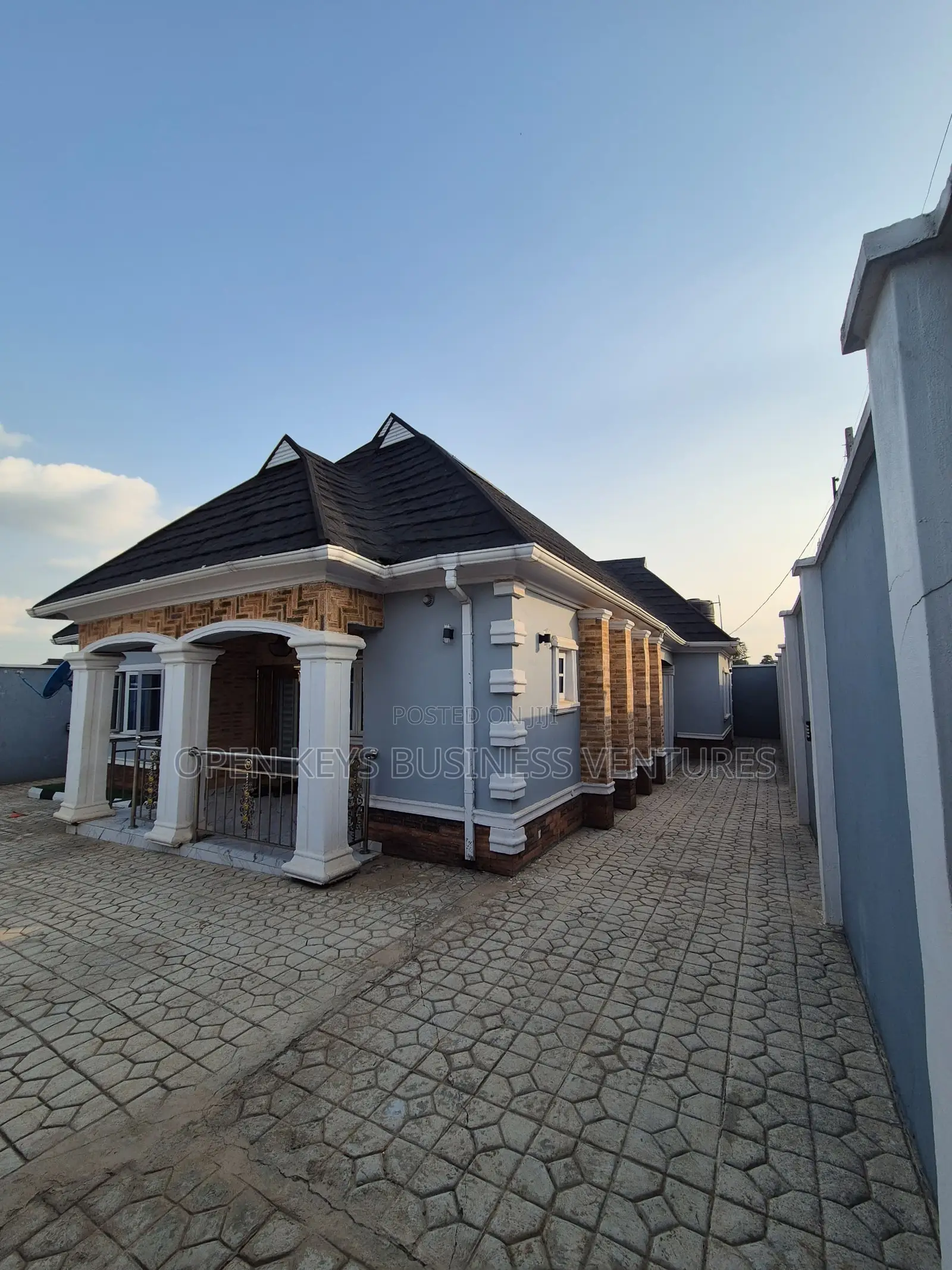 Furnished 4bdrm Bungalow in Irepodun Area, Moniya for sale in Moniya