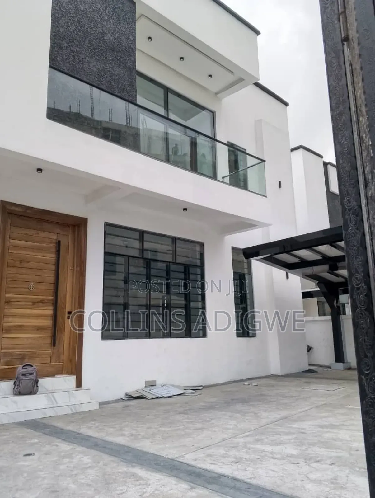 5bdrm Duplex in Chevron for rent in Chevron