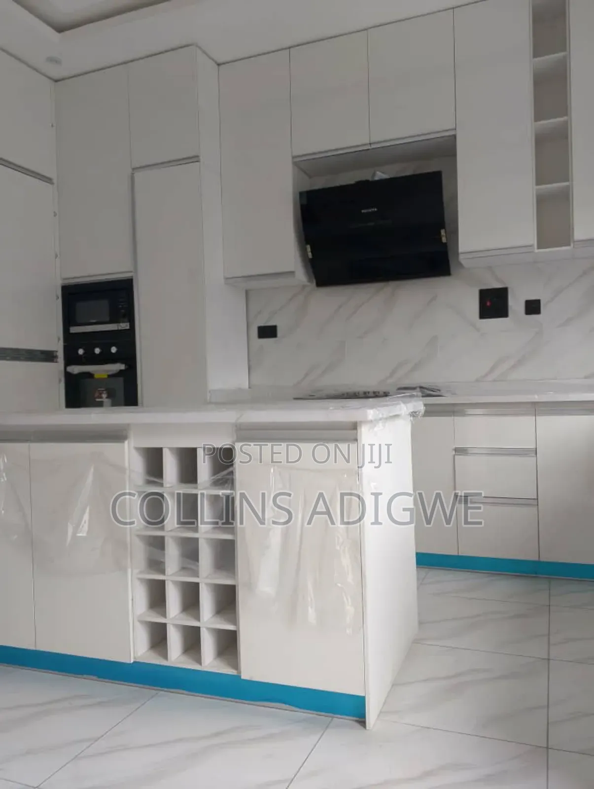 5bdrm Duplex in Chevron for rent in Chevron