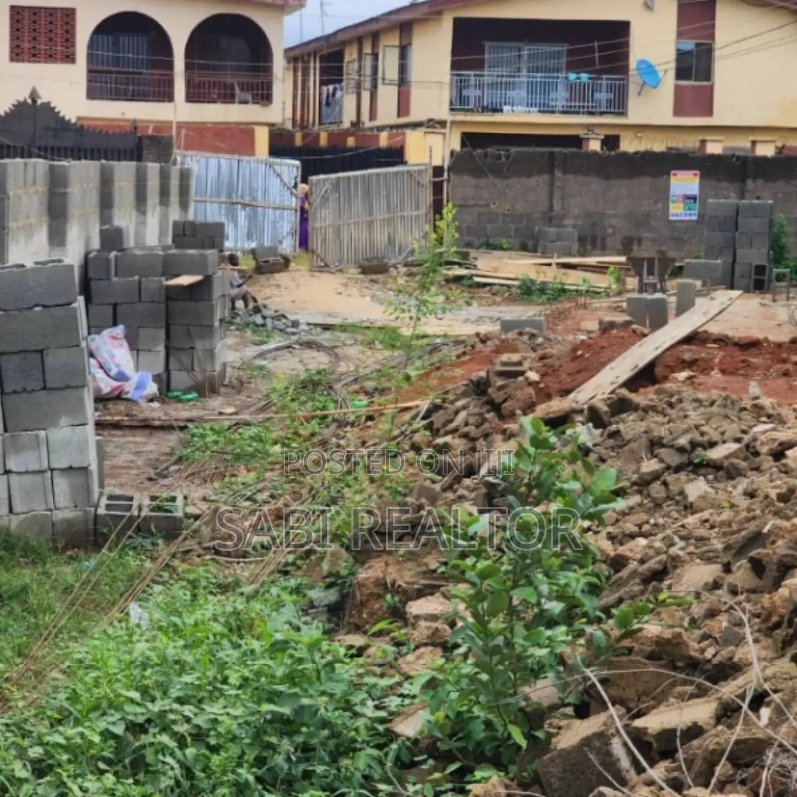 Half Plot With C of O in Baruwa,Close to the Tarred Road in Baruwa