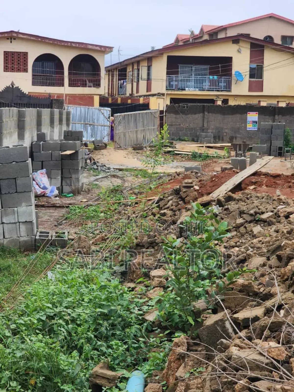 Half Plot With C of O in Baruwa,Close to the Tarred Road in Baruwa