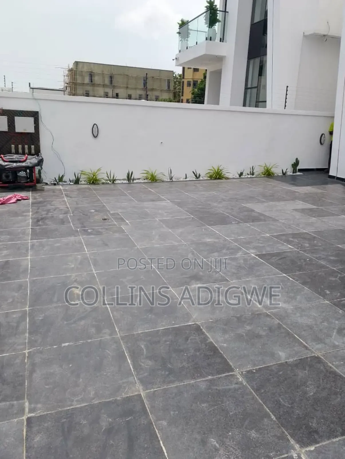 5bdrm Duplex in Chevron Call To for sale in Chevron