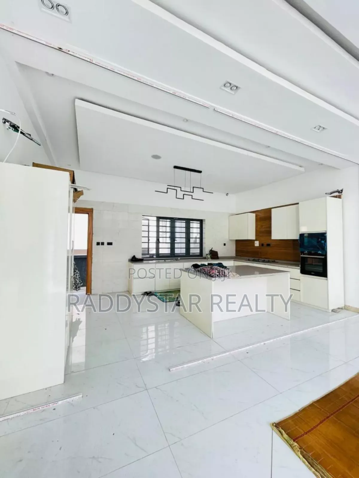 4bdrm Duplex in GRA Phase 2 Shangisha for sale in GRA Phase 2 Shangisha