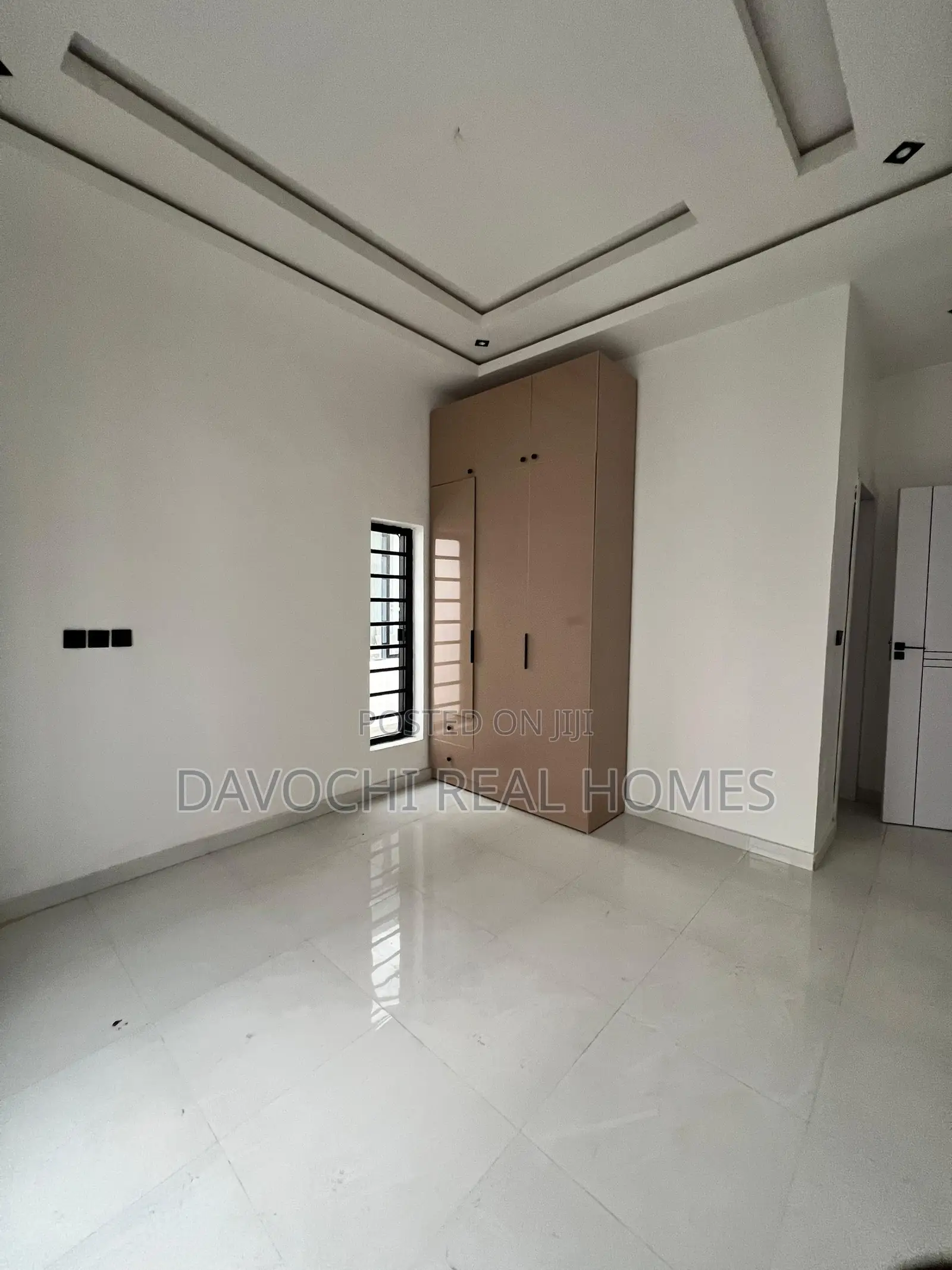 4bdrm Duplex in Chevron for rent in Chevron