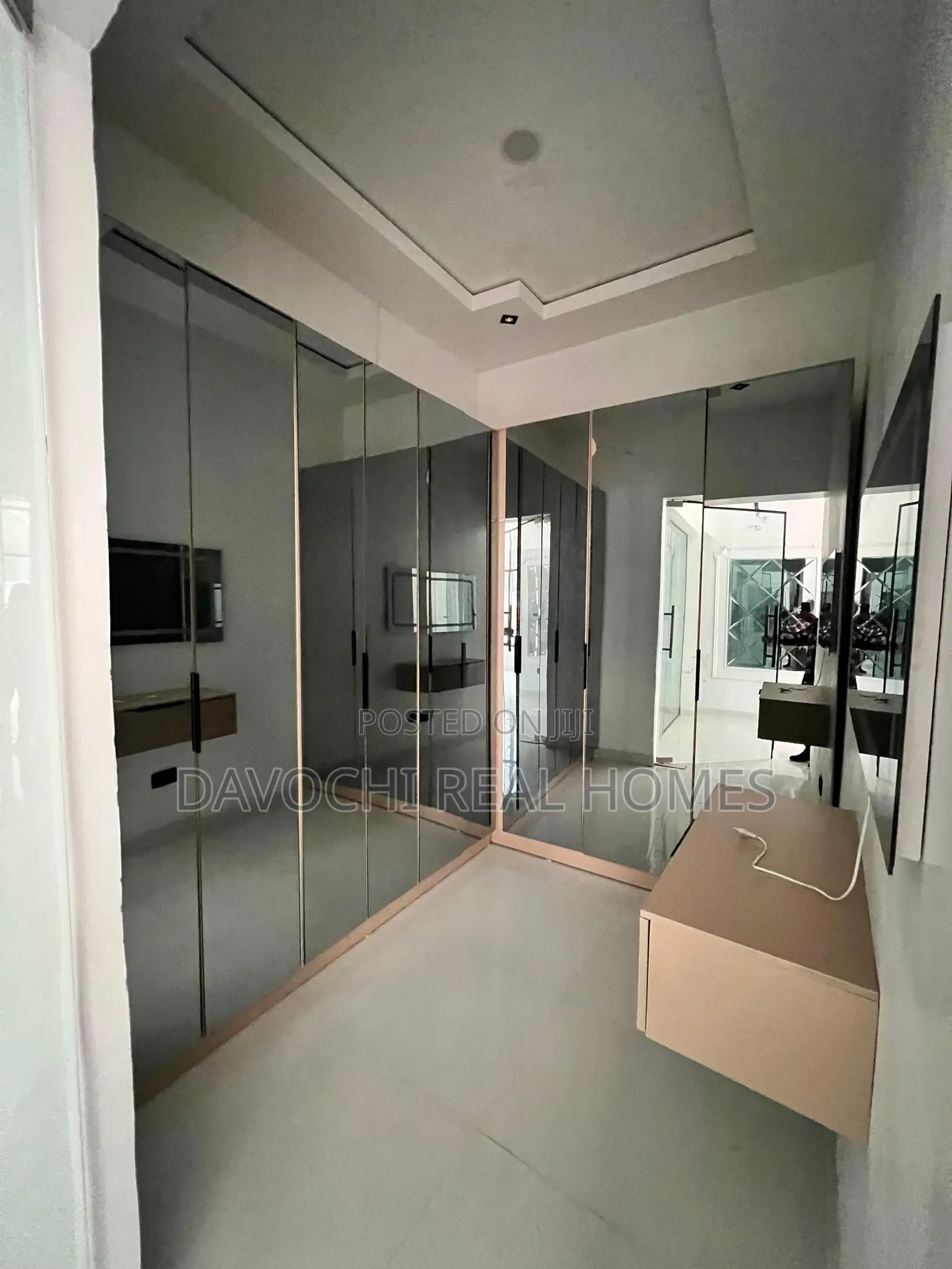 4bdrm Duplex in Chevron for rent in Chevron