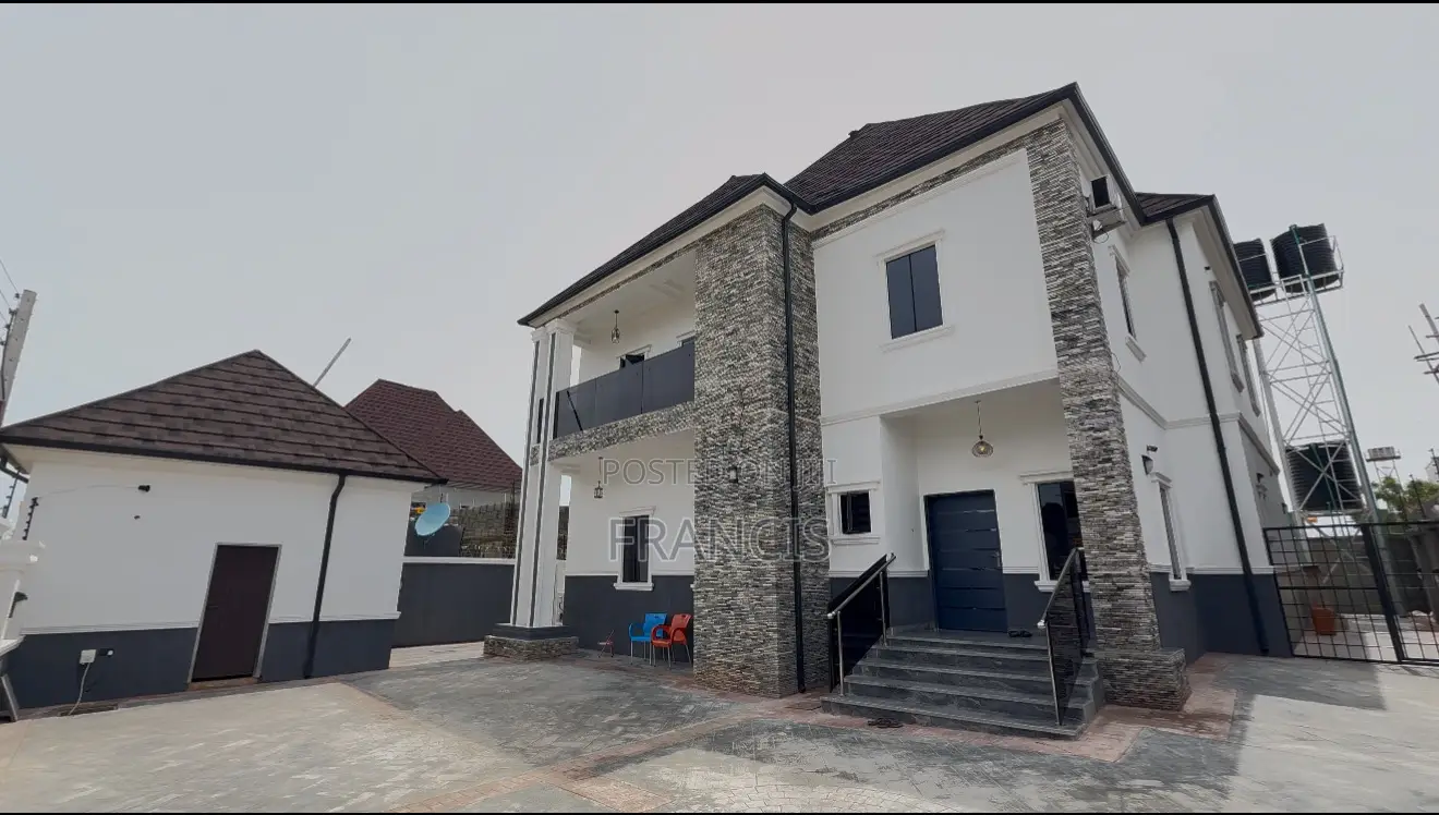 4bdrm Duplex in Summit Estate, Lugbe District for sale in Lugbe District