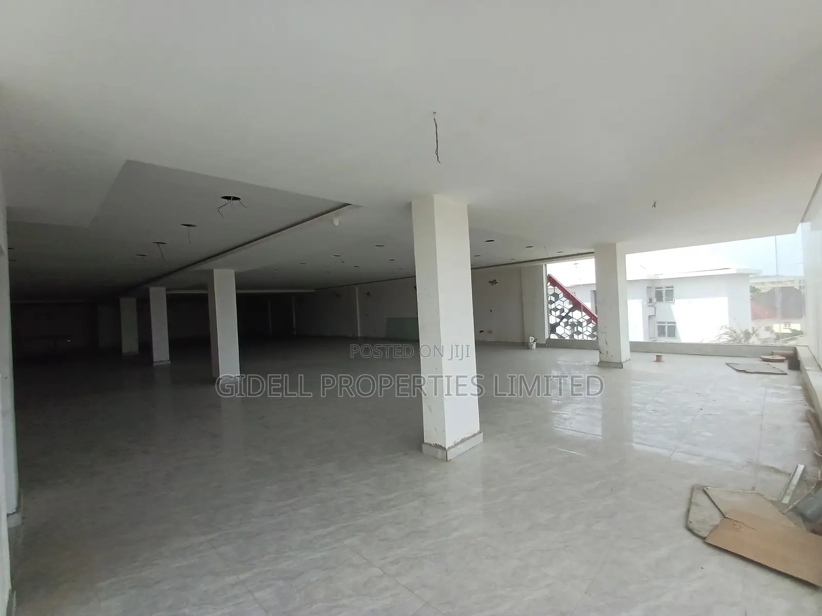 Serviced 400sqm Office/ Shop Space on the Third Floor in Wuse 2