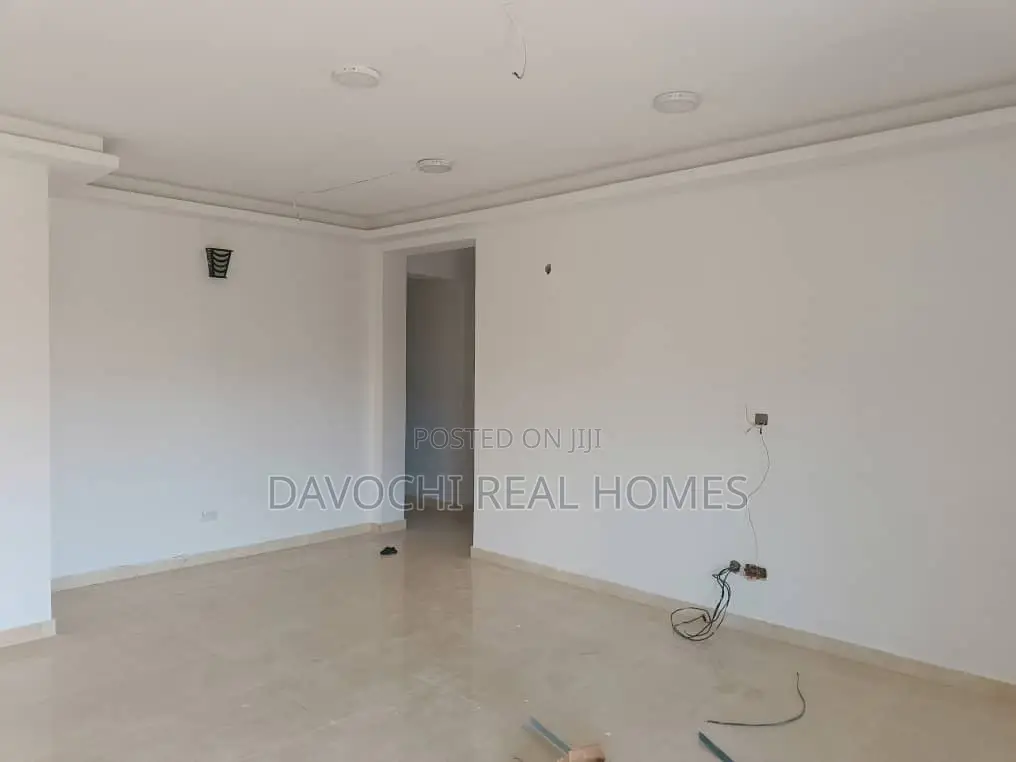 3bdrm Apartment in 2Nd Toll Gate, Chevron for rent in Chevron