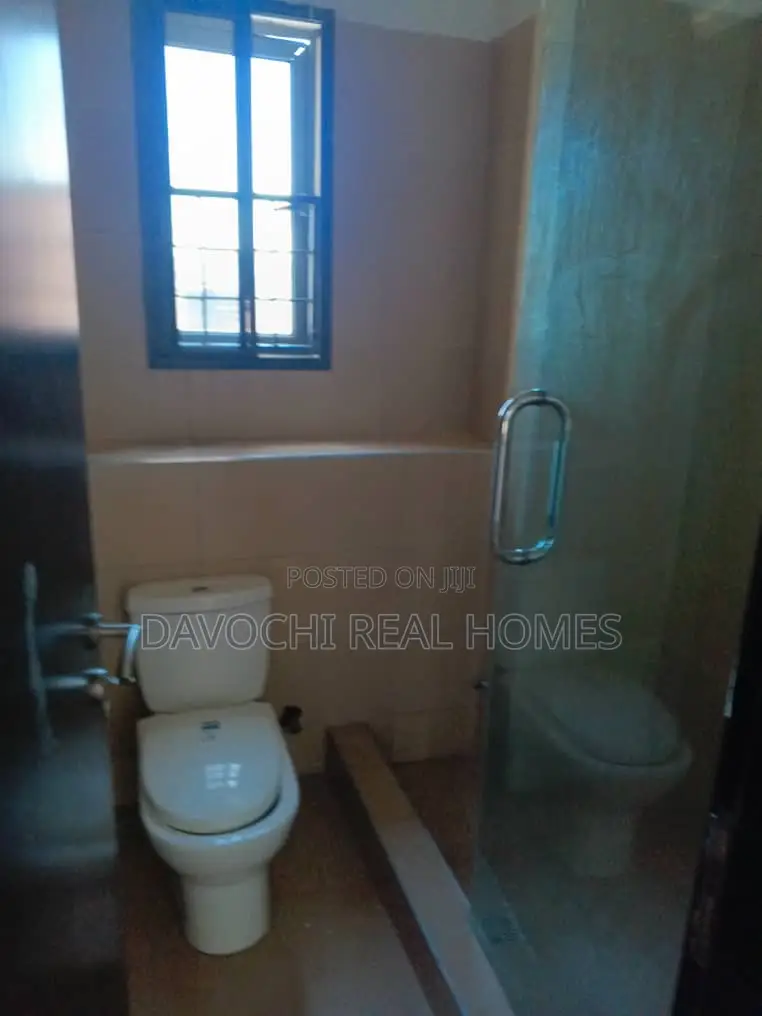 3bdrm Apartment in 2Nd Toll Gate, Chevron for rent in Chevron