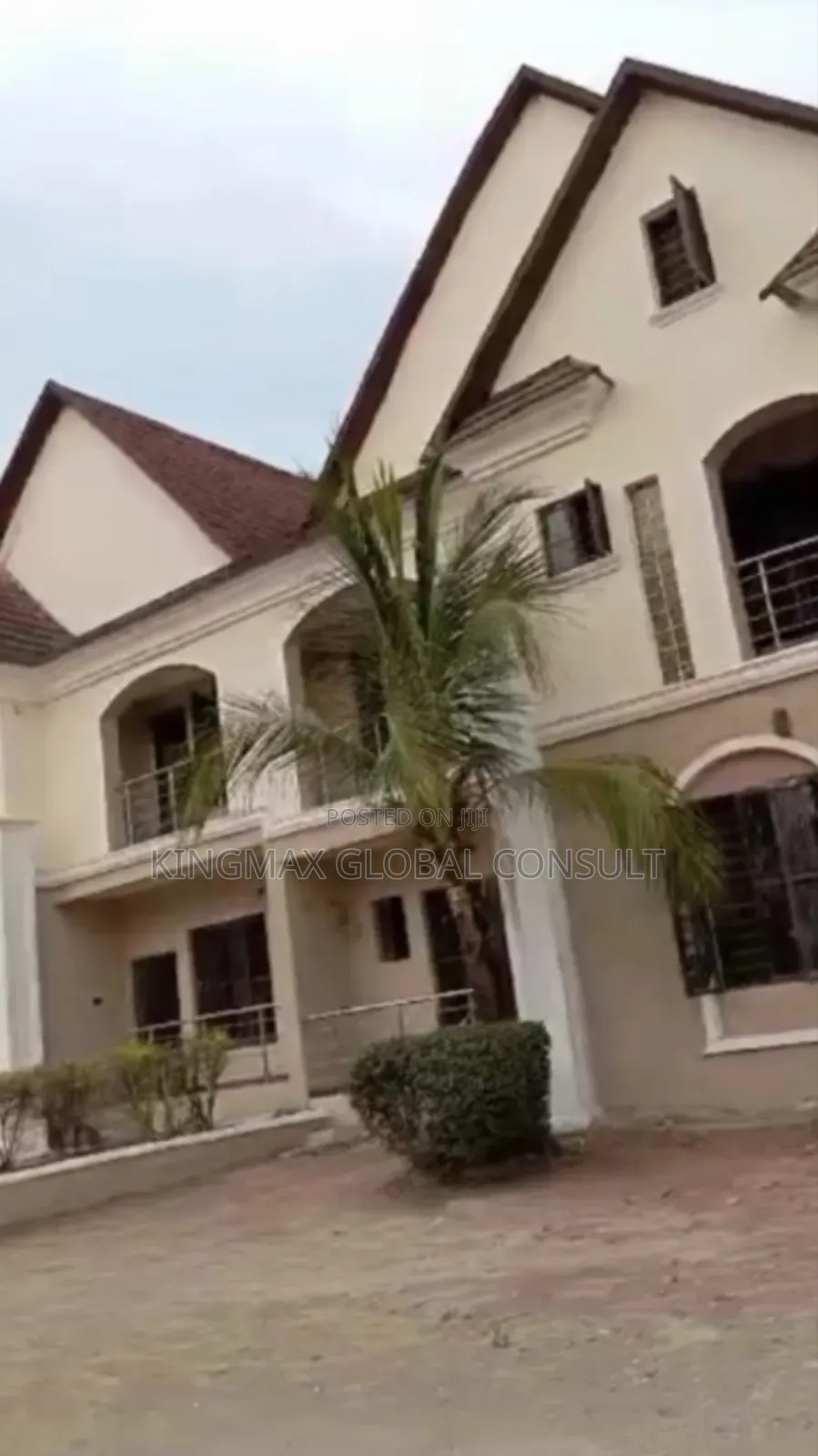 Furnished 5bdrm Apartment in Utako for sale in Utako
