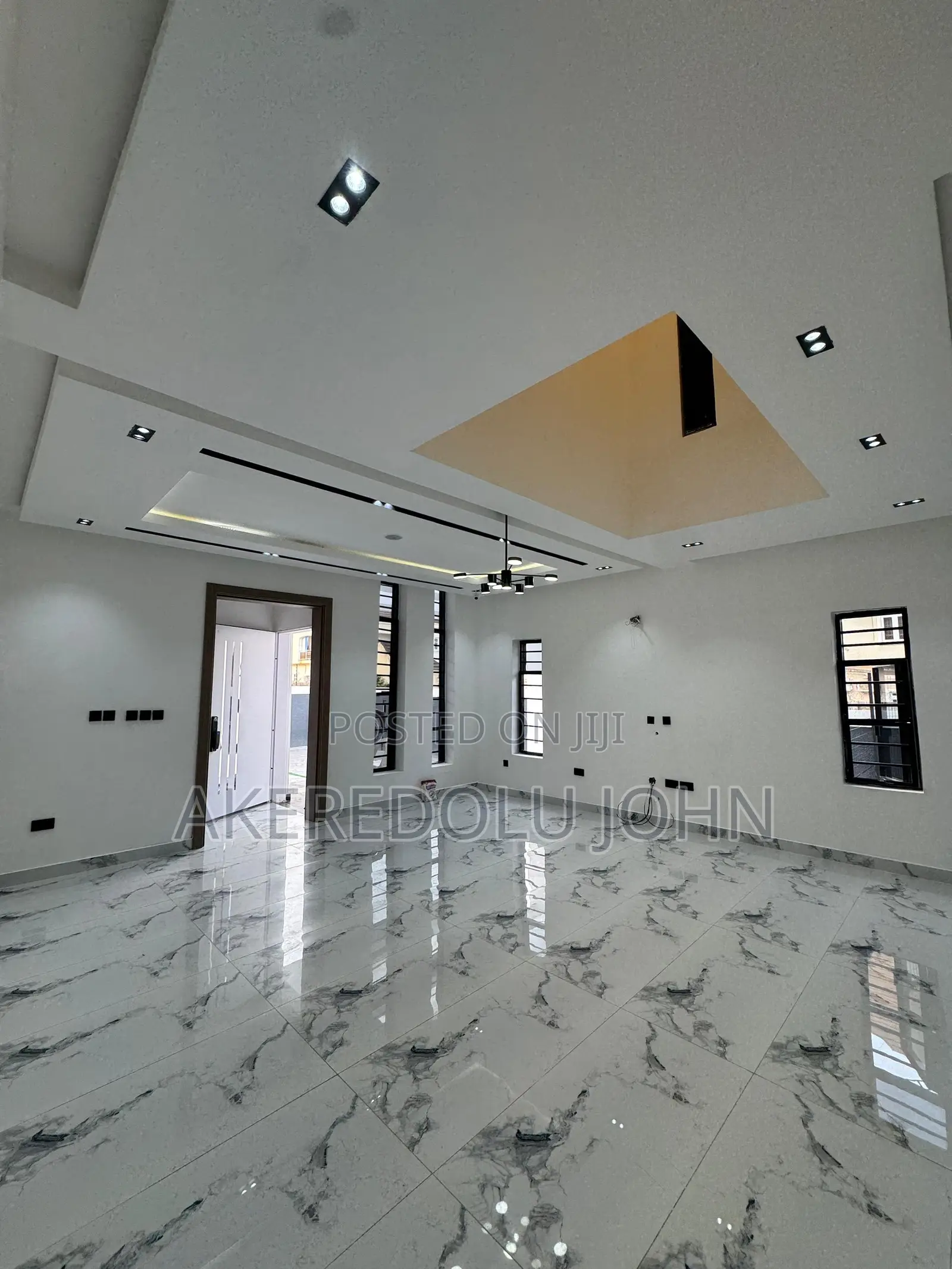 5bdrm Duplex in Apo Resettlement for sale in Apo Resettlement