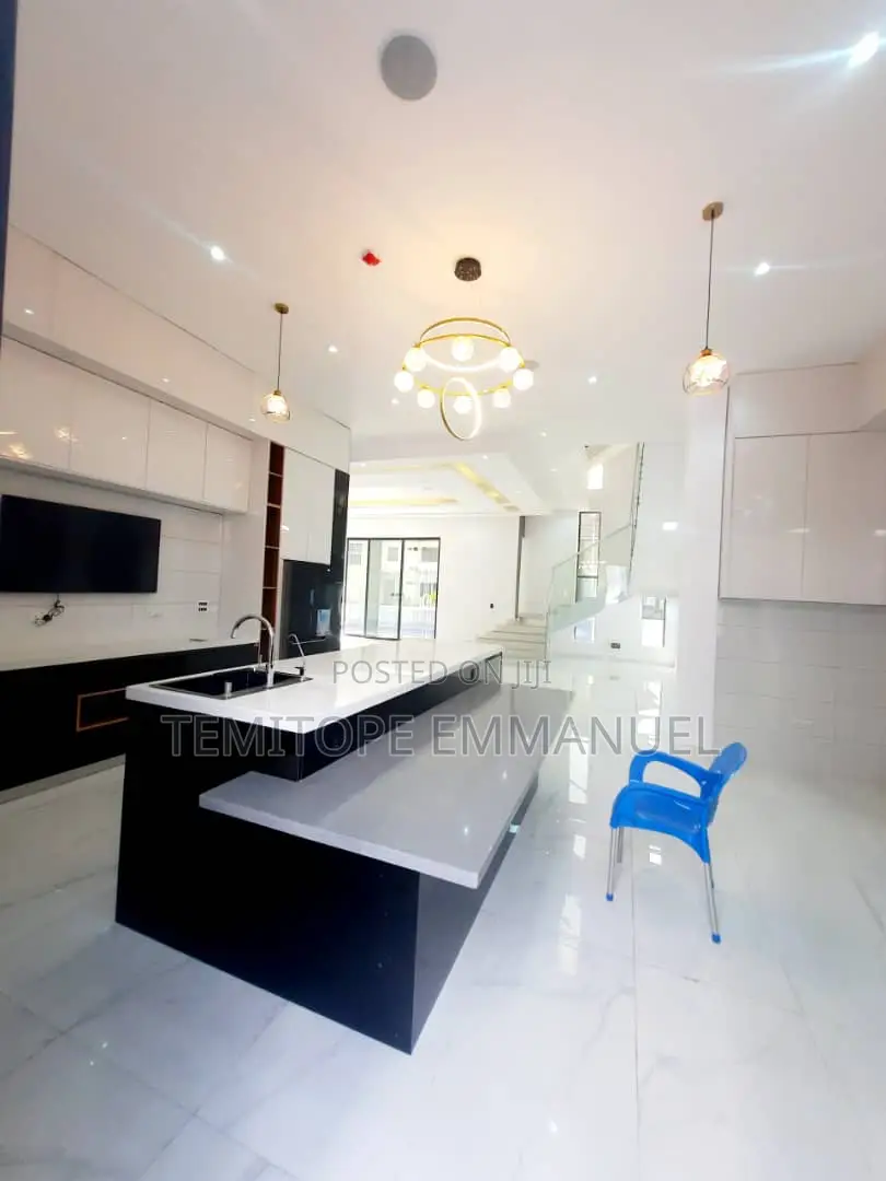 Furnished 5bdrm Duplex in Osapa london for sale in Osapa london